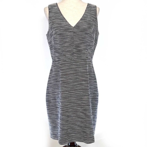 Banana Republic Dresses & Skirts - Banana Republic Tweed Sheath Dress Womens Sz 12 Gray Sleeveless V-Neck Lined